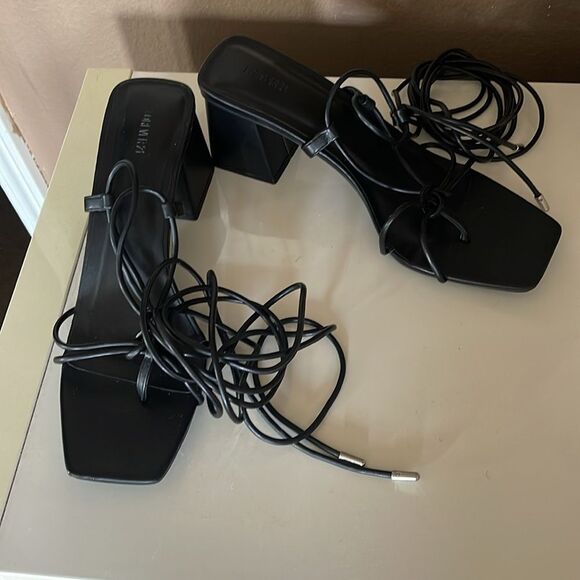 Forever 21 block heel thong lace up sandals size 9 - Picture 3 of 5